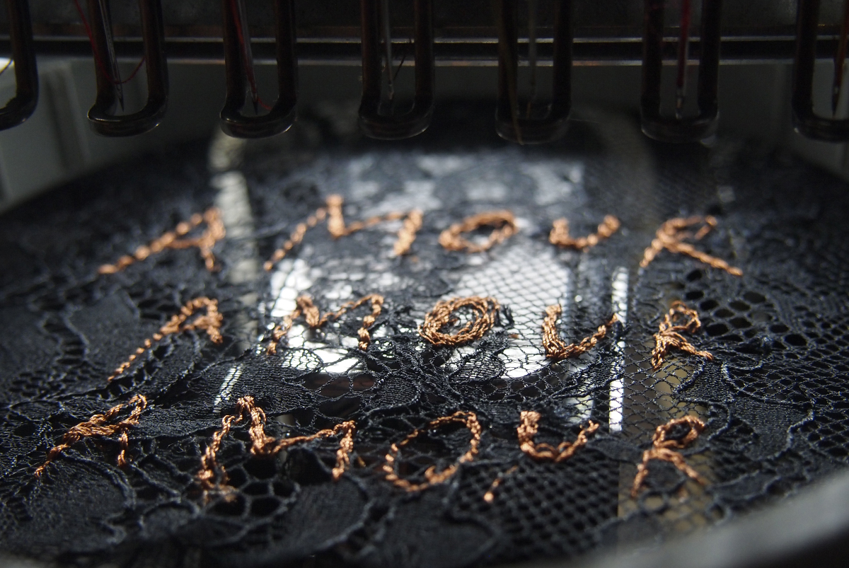 Het Borduurburo, Martine van 't Hul, Love Stories, borduren, handwerk, kunstenaar, embroidery